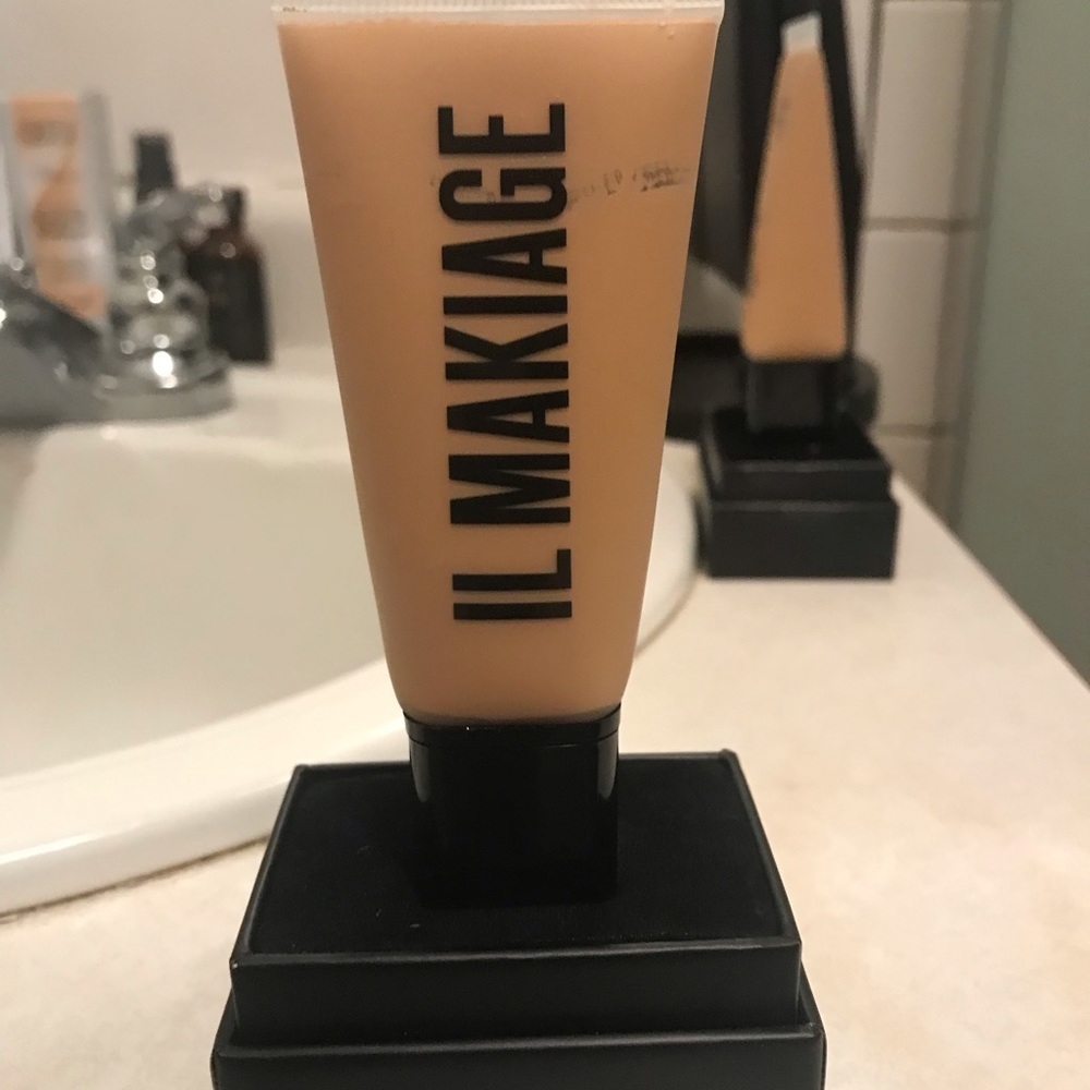 IL MAKIAGE FOUNDATION